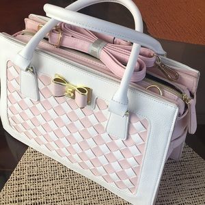 Betsey Johnson unbeweavable satchel 💧